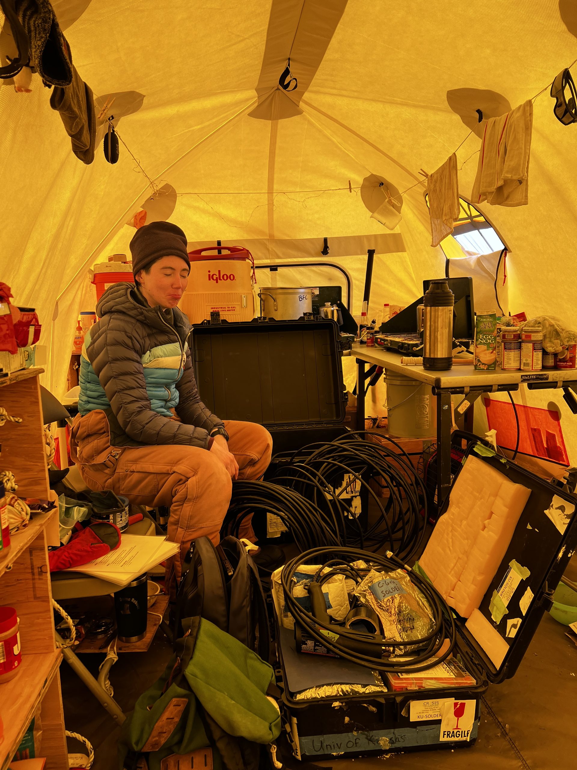 Ellen, in her element (unhappy), heat shrinking allllllll day