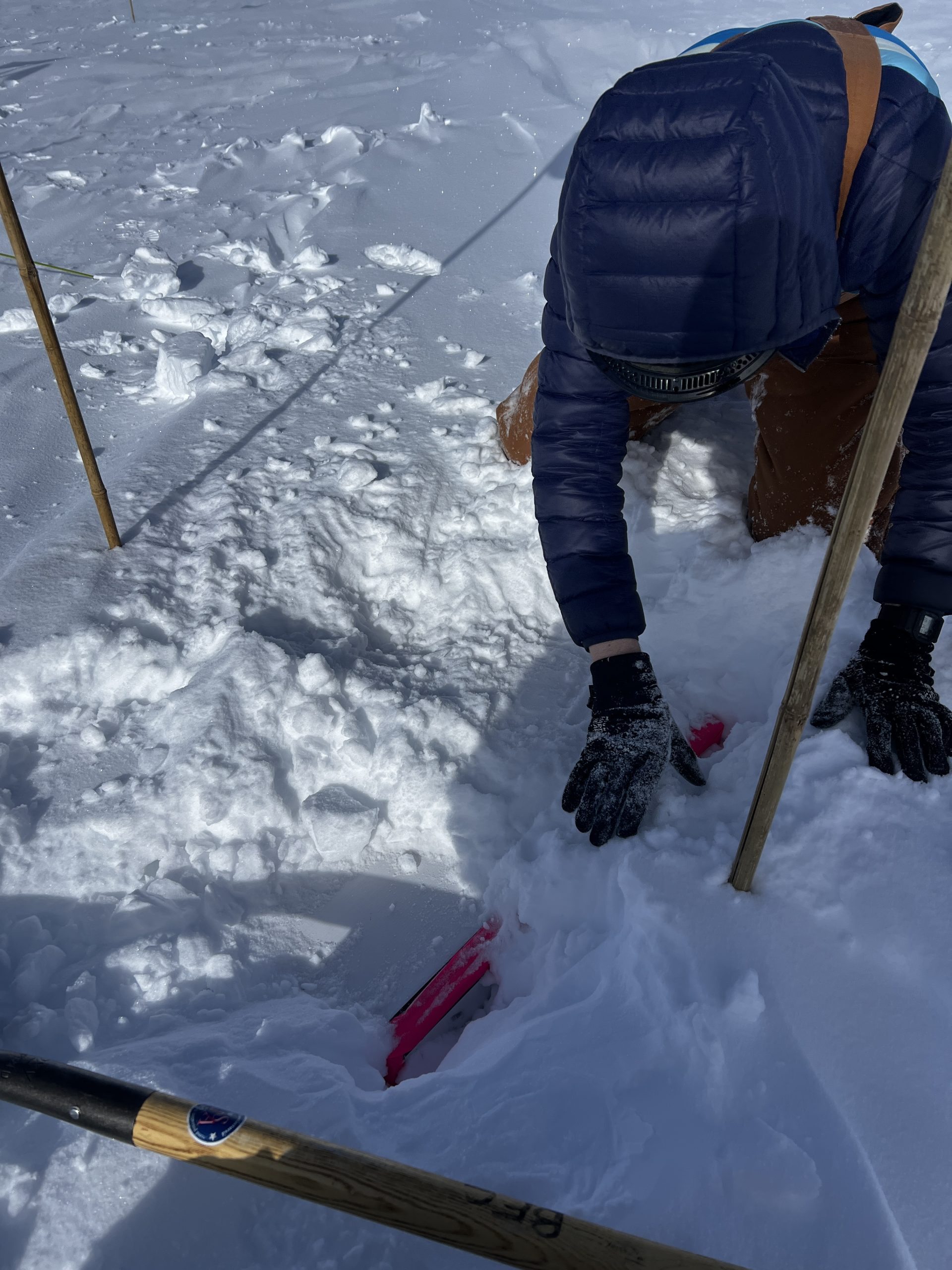 Unearthing our overwinter ApRES antennae to rotate them