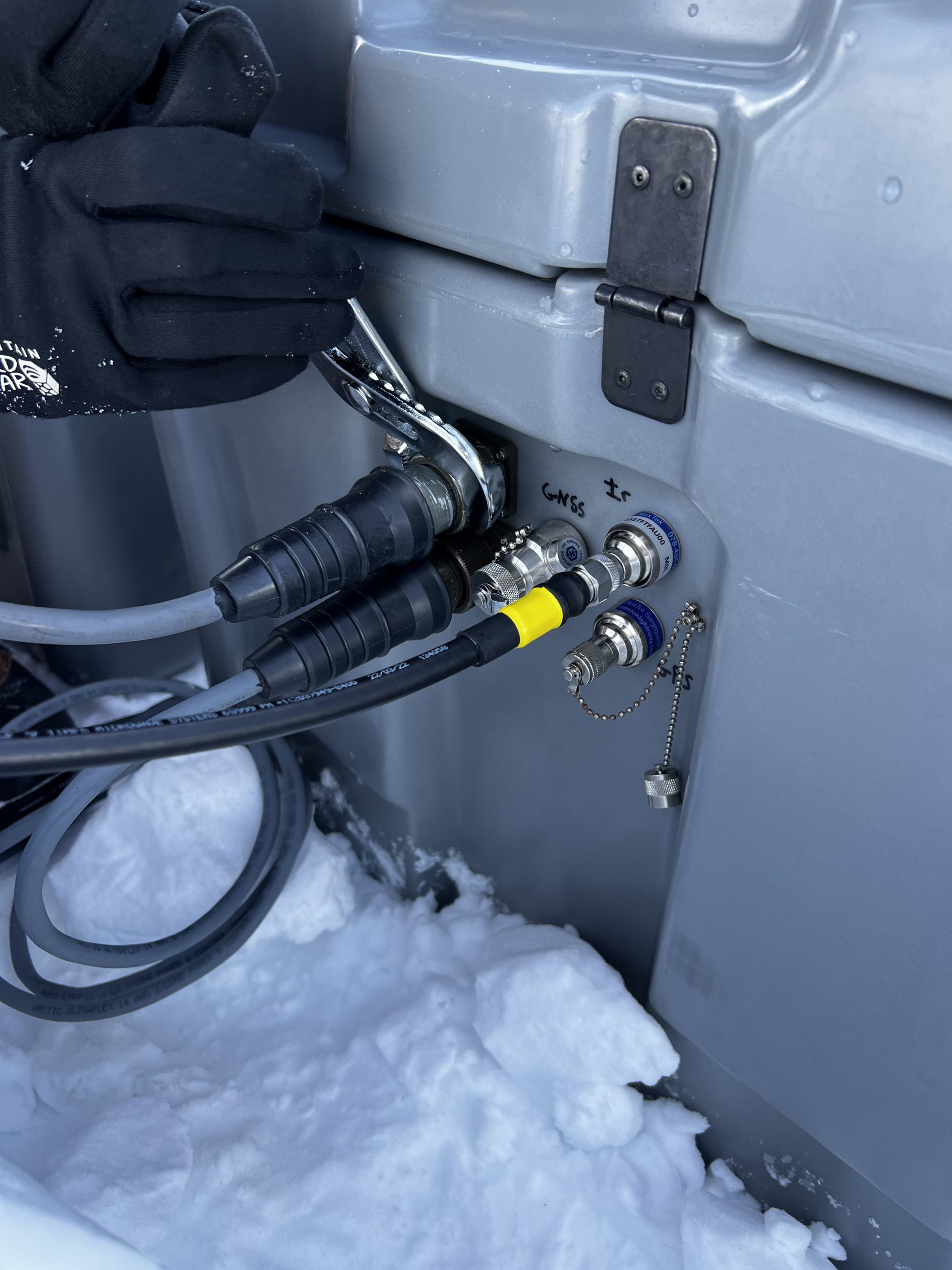 Plugging things into the battery boxes