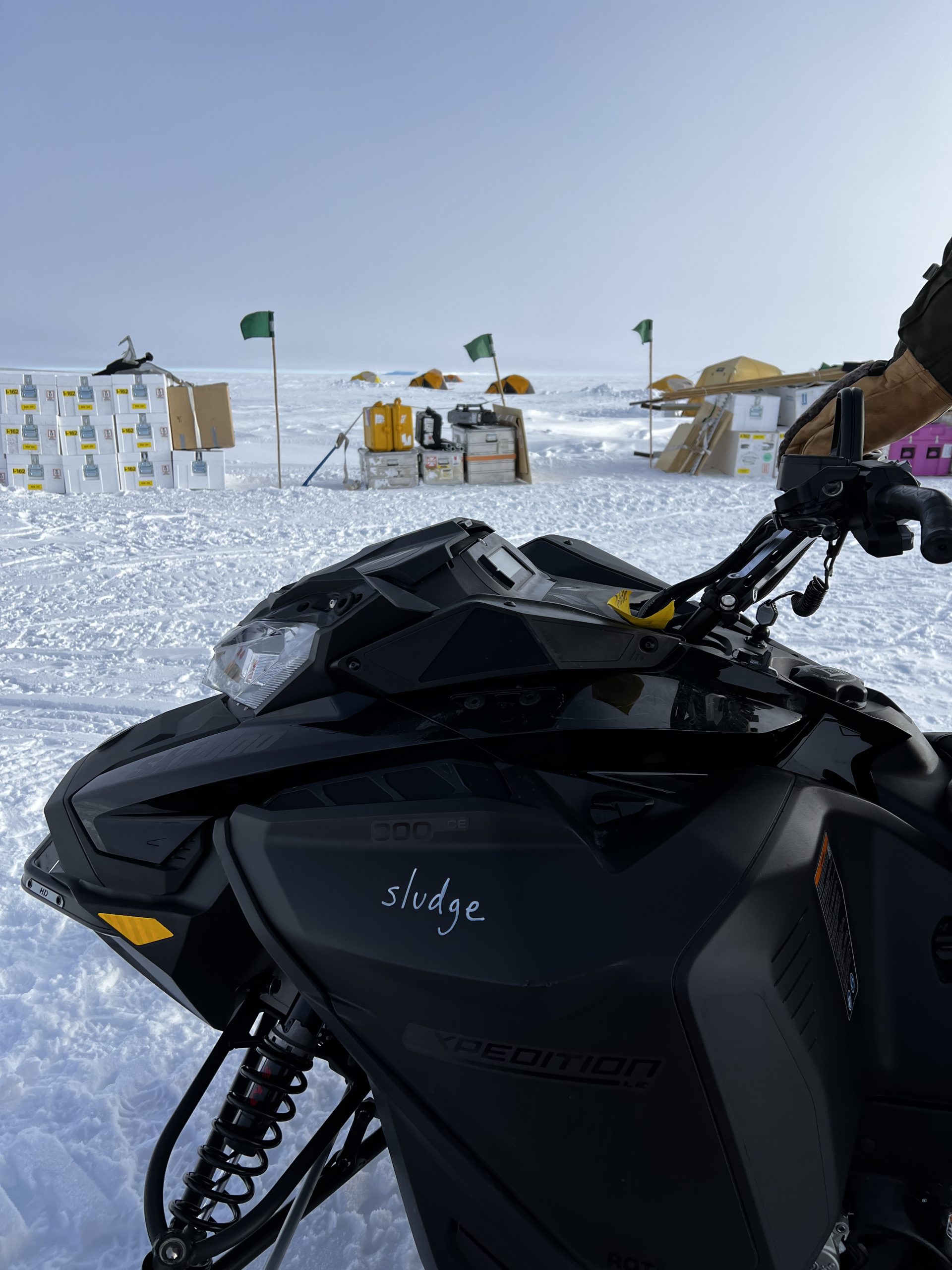 Ellen's Ski-Doo, Sludge